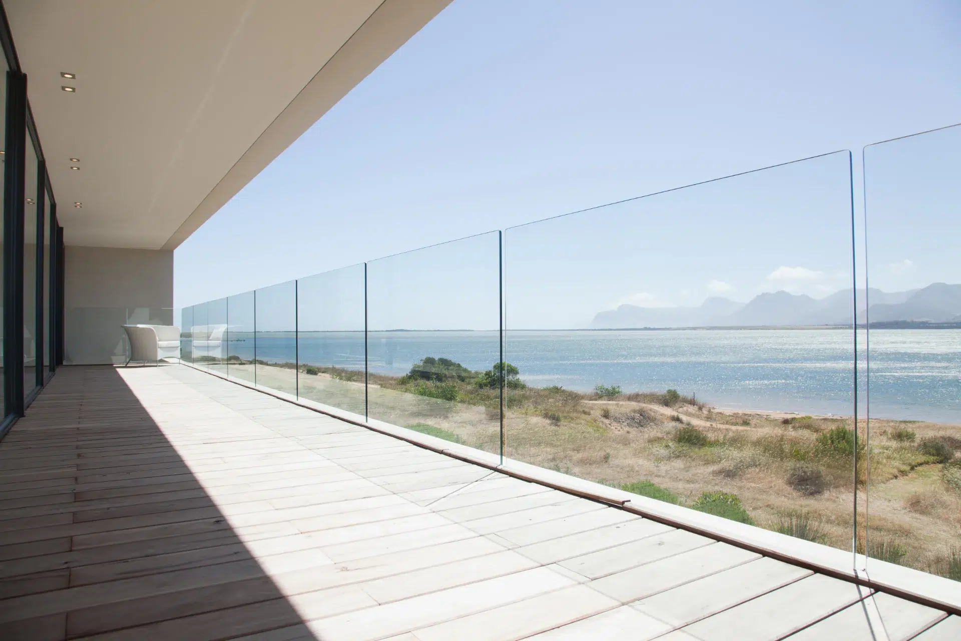 VLX 120 Glass Railing System in Jacksonville, FL | Lightwell Windows Jacksonville - detail 1